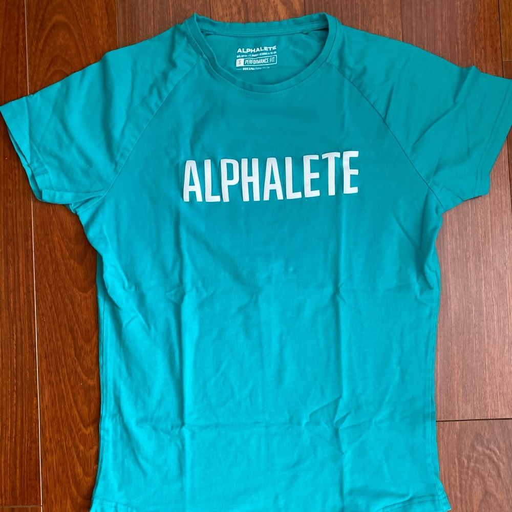 Alphalete shirt